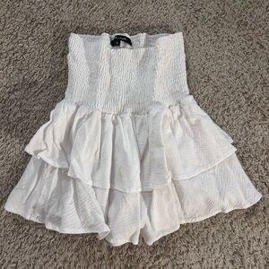 Preppy white ruffled mini skirt! Size small!
